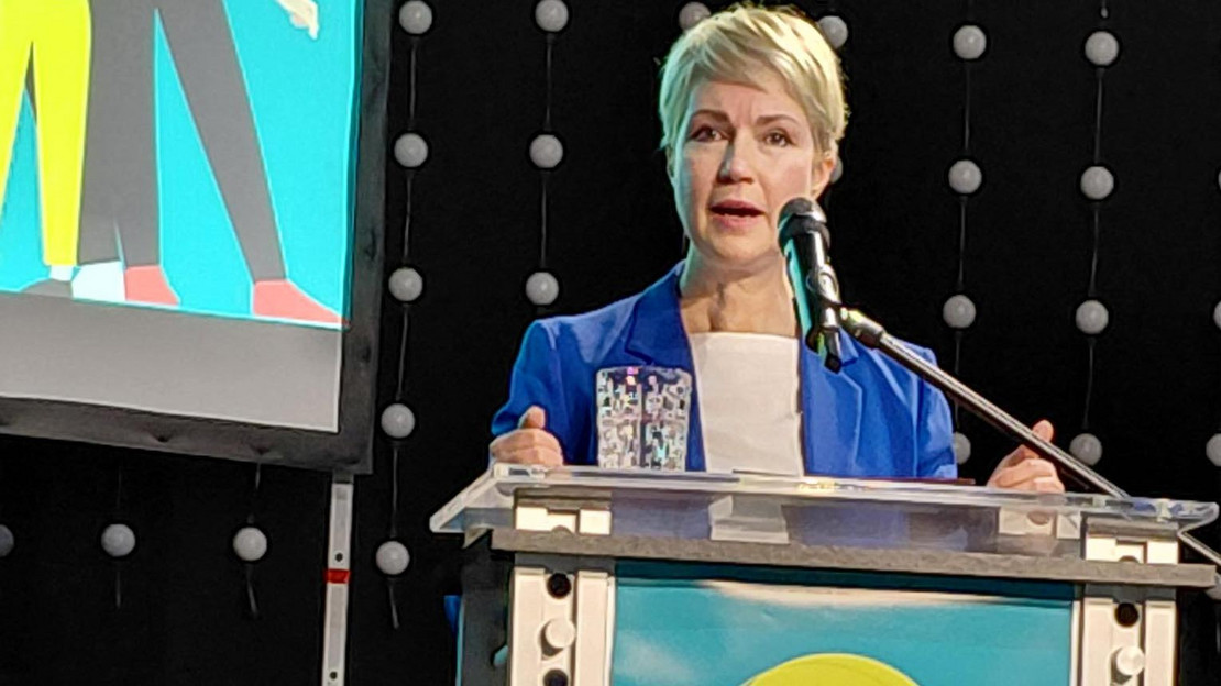 Ministerpräsidentin Manuela Schwesig am Rednerpult.